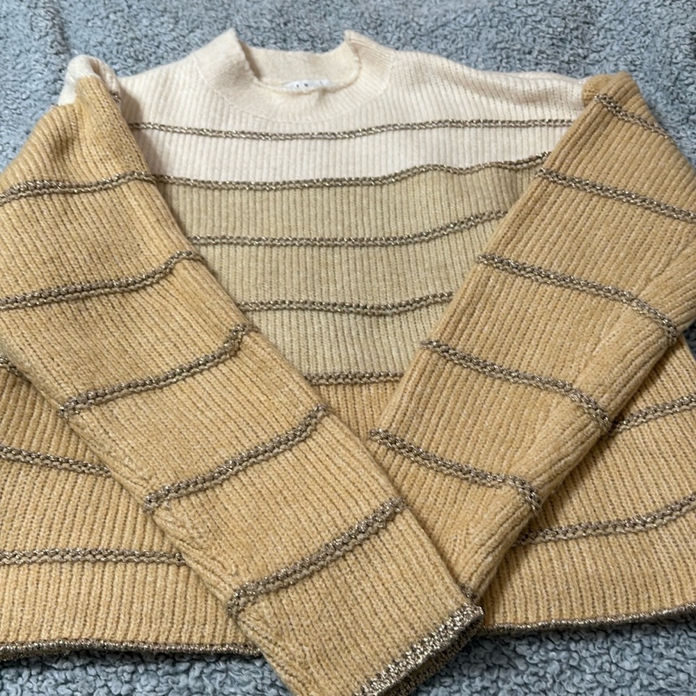 THML sweater